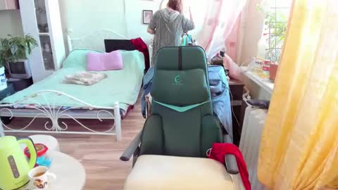 Flowerlower online show from February 21, 2026, 8:15 am