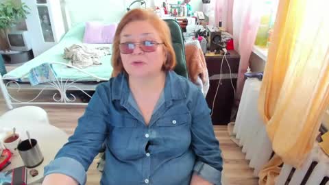Snapshot of flowerlover8 chatting on April 23, 2026, 7:41 am Flowerlower online show from April 23, 2026, 7:41 am