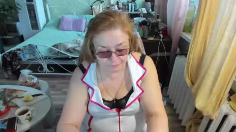 Snapshot of flowerlover8 chatting on April 23, 2026, 3:14 pm Flowerlower online show from April 23, 2026, 3:14 pm
