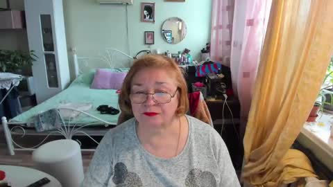 Snapshot of flowerlover8 chatting on April 26, 2026, 8:45 am Flowerlower online show from April 26, 2026, 8:45 am