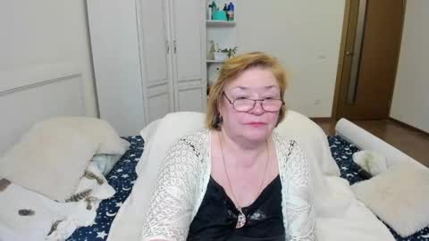 Snapshot of flowerlover8 chatting on April 26, 2026, 10:51 pm Flowerlower online show from April 26, 2026, 10:51 pm