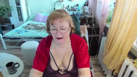 Snapshot of flowerlover8 chatting on April 29, 2026, 4:27 am Flowerlower online show from April 29, 2026, 4:27 am