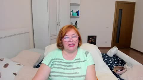 Snapshot of flowerlover8 chatting on May 24, 2026, 2:55 pm Flowerlower online show from May 24, 2026, 2:55 pm