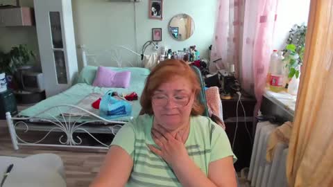Snapshot of flowerlover8 chatting on May 25, 2026, 3:18 pm Flowerlower online show from May 25, 2026, 3:18 pm