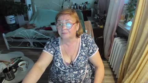 Snapshot of flowerlover8 chatting on June 6, 2026, 6:45 pm Flowerlower online show from June 6, 2026, 6:45 pm