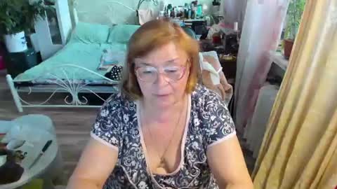 Snapshot of flowerlover8 chatting on June 9, 2026, 5:57 pm Flowerlower online show from June 9, 2026, 5:57 pm