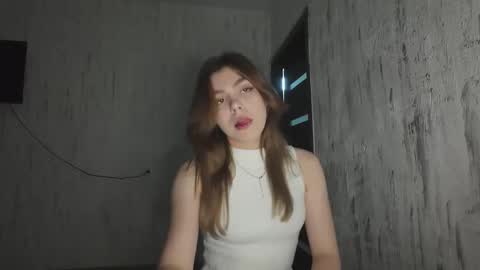 Snapshot of fly_gir_ chatting on October 21, 2025, 10:43 pm Eva online show from October 21, 2025, 10:43 pm