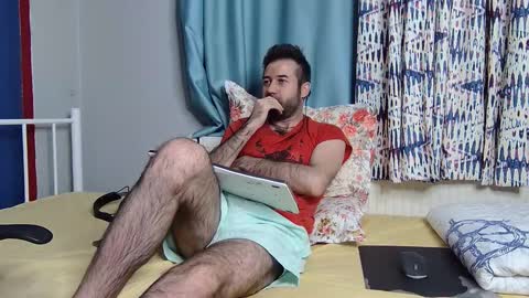 Fly online show from November 21, 2025, 7:23 pm