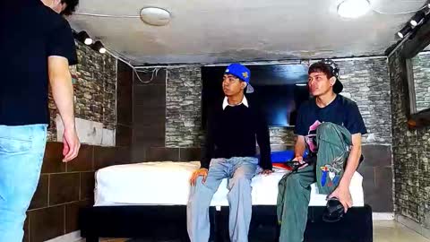 flyckers online show from October 12, 2025, 12:37 pm