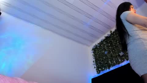 lia online show from February 17, 2025, 6:15 pm