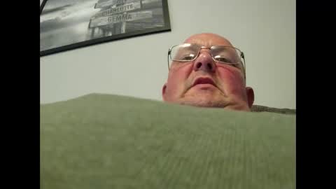 focusfuker online show from September 17, 2025, 1:13 pm