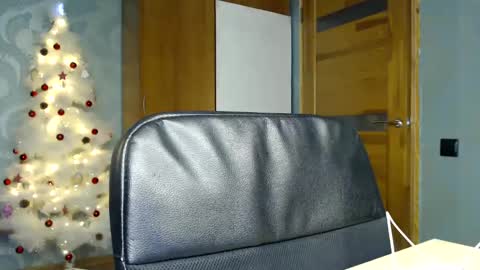 Molli  Ready for any play with you. Hottest show in pvt  Help a student earn big tokens  online show from December 27, 2024, 12:29 am