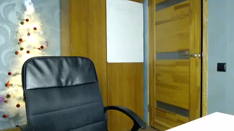 Molli  Ready for any play with you. Hottest show in pvt  Help a student earn big tokens  online show from January 10, 2025, 7:21 pm