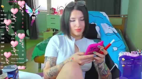 folinskaayaa online show from April 1, 2026, 4:13 am