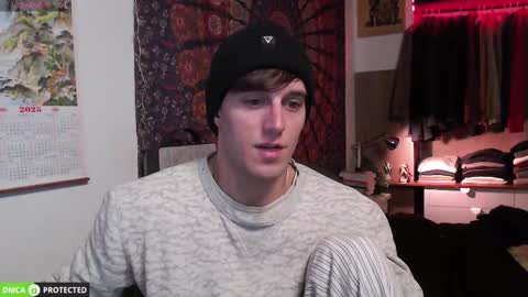 Folleti online show from December 2, 2025, 7:47 am