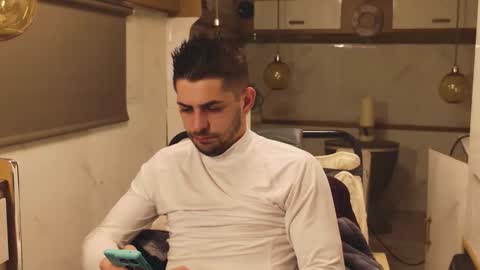 independent model online show from March 5, 2026, 7:32 pm