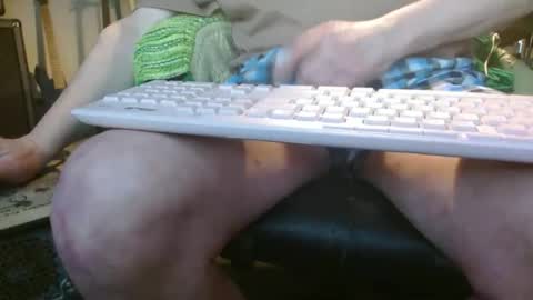 Snapshot of fooman103 chatting on April 21, 2026, 2:51 am Fooman1007 online show from April 21, 2026, 2:51 am