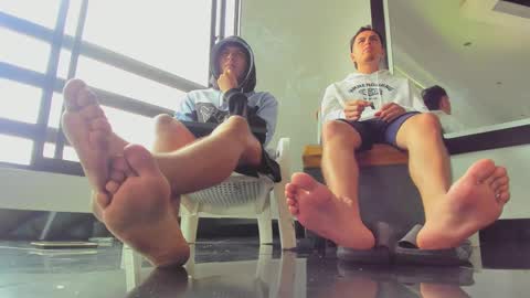 foot_master777 online show from February 21, 2025, 4:16 pm