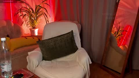 Snapshot of forest_lina chatting on October 22, 2025, 12:05 pm online show from October 22, 2025, 12:05 pm
