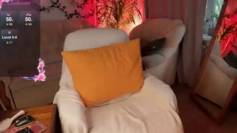 Snapshot of forest_lina chatting on June 18, 2026, 1:04 pm online show from June 18, 2026, 1:04 pm