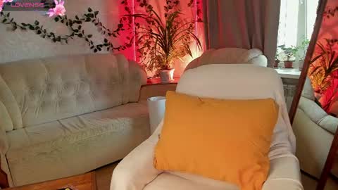 Snapshot of forest_lina chatting on June 25, 2026, 10:53 am online show from June 25, 2026, 10:53 am