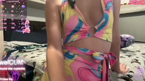 Snapshot of foreverkinkyy chatting on July 15, 2026, 5:18 pm Elaine online show from July 15, 2026, 5:18 pm