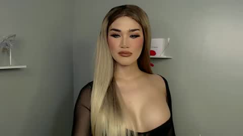 KHATRINA STACIE MARIE online show from March 10, 2025, 5:29 pm