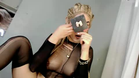 KHATRINA STACIE MARIE online show from October 29, 2025, 10:11 pm