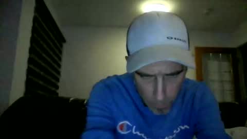 fouraide42 online show from November 17, 2025, 4:40 am