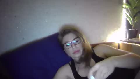 fox_red_lady7 online show from January 27, 2025, 6:52 pm