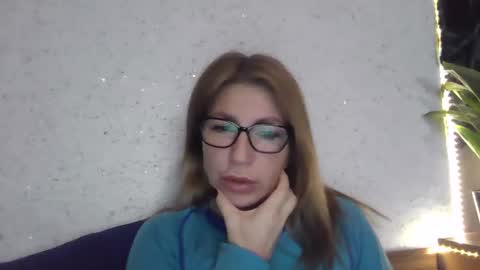 fox_red_lady7 online show from February 8, 2025, 11:44 am