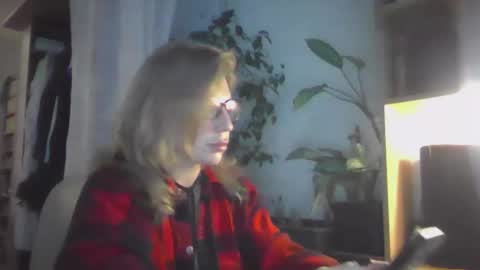 fox_red_lady7 online show from March 2, 2025, 3:37 pm