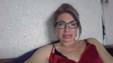 fox_red_lady7 online show from March 28, 2026, 8:36 am