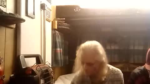 Snapshot of foxbodydave chatting on February 10, 2026, 7:45 am foxbodydave online show from February 10, 2026, 7:45 am