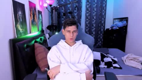 Foxicfu online show from September 28, 2025, 2:11 pm