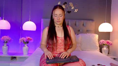 Foxie  online show from April 4, 2026, 1:41 pm