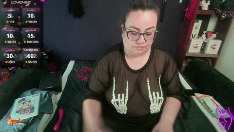 foxxbell online show from December 29, 2024, 11:08 pm