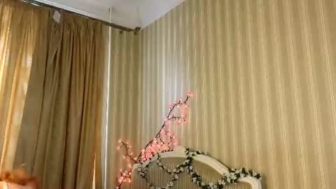 Snapshot of foxxx_tail chatting on June 12, 2026, 3:44 pm Petra online show from June 12, 2026, 3:44 pm