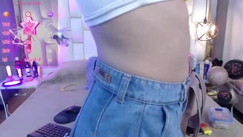 Foxxy  online show from October 23, 2025, 12:15 pm