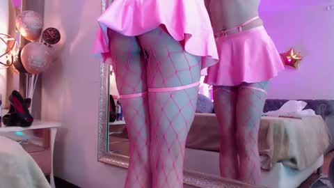 Foxxy  online show from October 27, 2025, 11:58 am