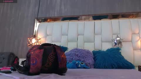 Snapshot of foxxy_dolce chatting on January 17, 2026, 2:33 pm Foxxy online show from January 17, 2026, 2:33 pm