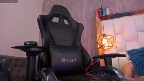Snapshot of foxxy_dolce chatting on June 15, 2026, 5:59 pm Foxxy online show from June 15, 2026, 5:59 pm