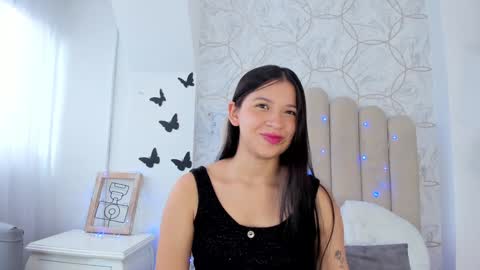 Snapshot of foxy200__ chatting on December 31, 2024, 6:24 pm Foxy online show from December 31, 2024, 6:24 pm