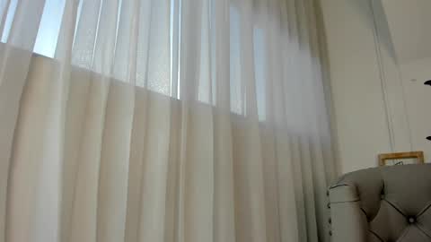 Snapshot of foxy200__ chatting on January 23, 2025, 10:54 pm Foxy online show from January 23, 2025, 10:54 pm