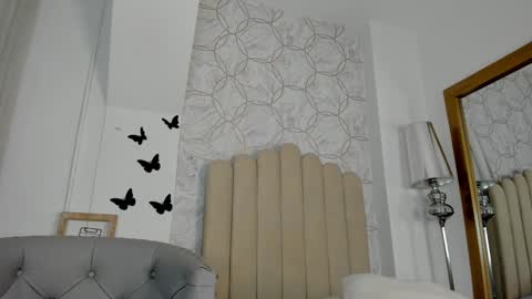 Snapshot of foxy200__ chatting on February 5, 2025, 11:06 pm Foxy online show from February 5, 2025, 11:06 pm
