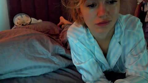 Foxy online show from May 21, 2026, 2:51 am