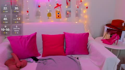 Snapshot of foxy_ginger_ chatting on May 18, 2026, 1:35 am Angelica online show from May 18, 2026, 1:35 am