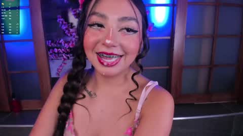 foxy_kylian online show from June 1, 2026, 6:09 pm