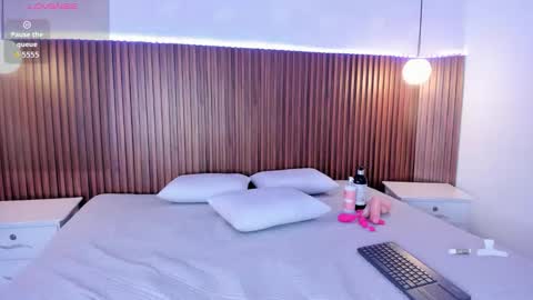 foxy_kylie online show from February 7, 2026, 8:01 pm