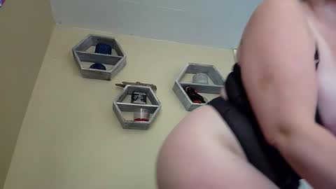 foxyanjel online show from October 23, 2025, 3:55 pm